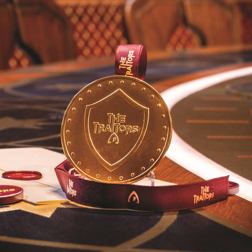 THE TRAITORS Milk Chocolate Shield Medallion Lanyard 26g