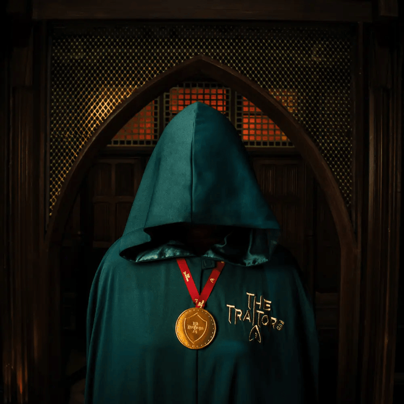 THE TRAITORS Milk Chocolate Shield Medallion Lanyard 26g